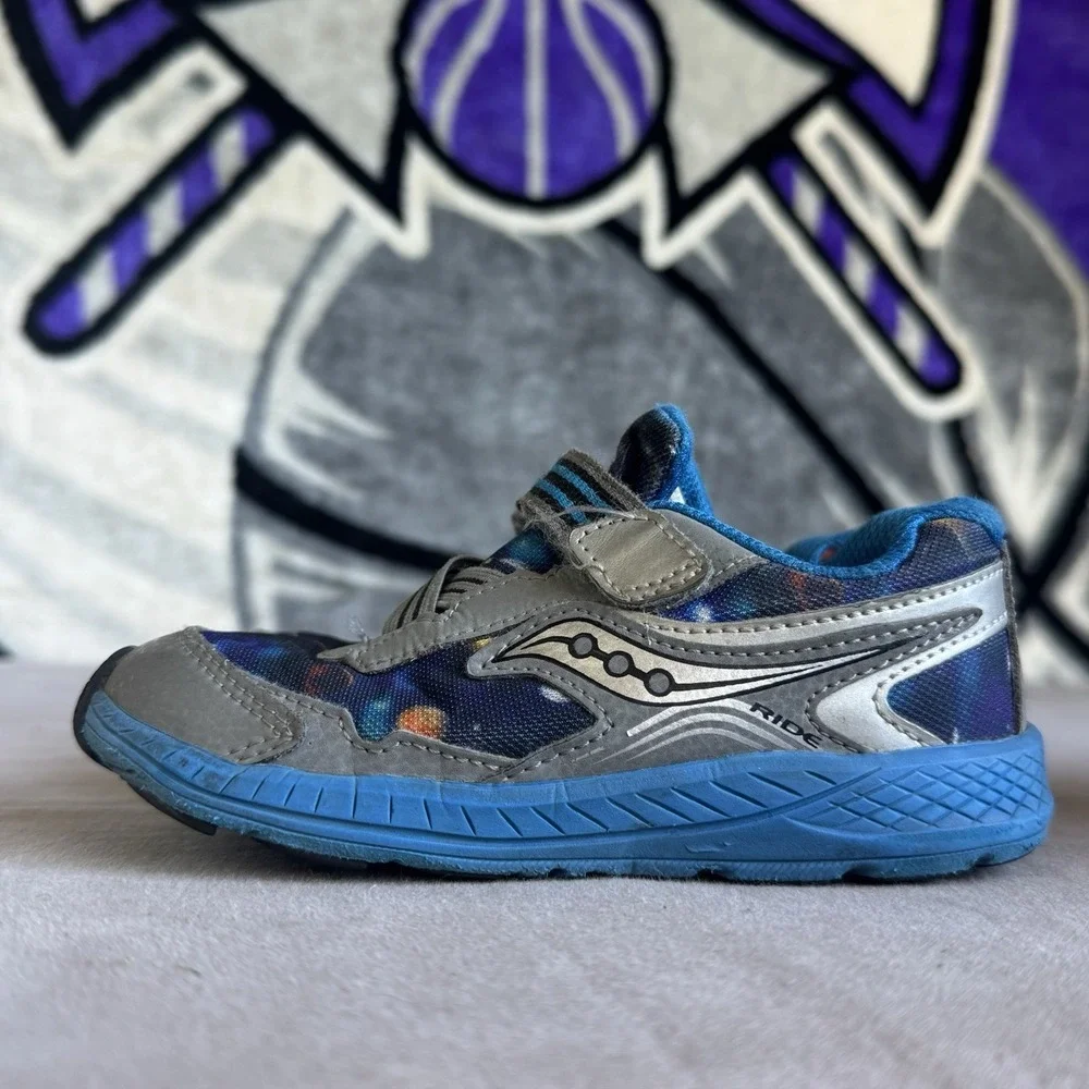 Size 11c - Saucony Junior‎ Boy's Ride 10 Shoe Gray/blue/space